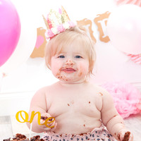 Betsy's 1st Birthday Cake Smash