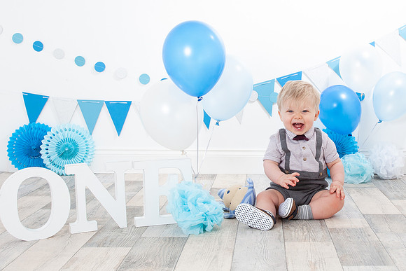 Harry's 1st birthday cake smash