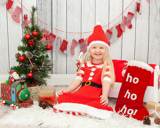 Lara - Christmas Mini Photoshoot