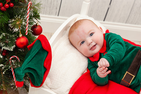 Freddie - Christmas babies mini photoshoot