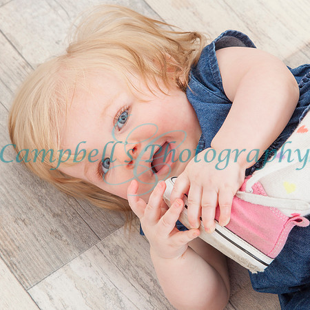 Lara - Little Sitter Mini Photoshoot, Morley, Leeds