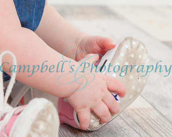 Lara - Little Sitter Mini Photoshoot, Morley, Leeds