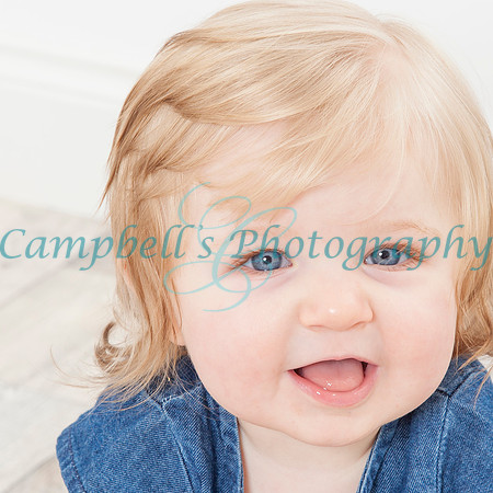Lara - Little Sitter Mini Photoshoot, Morley, Leeds