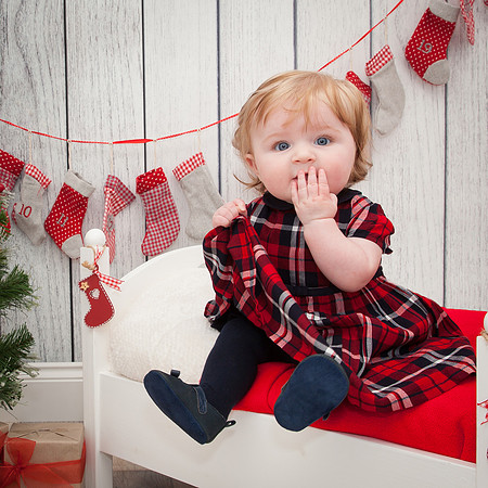 Lara - Christmas Mini Session